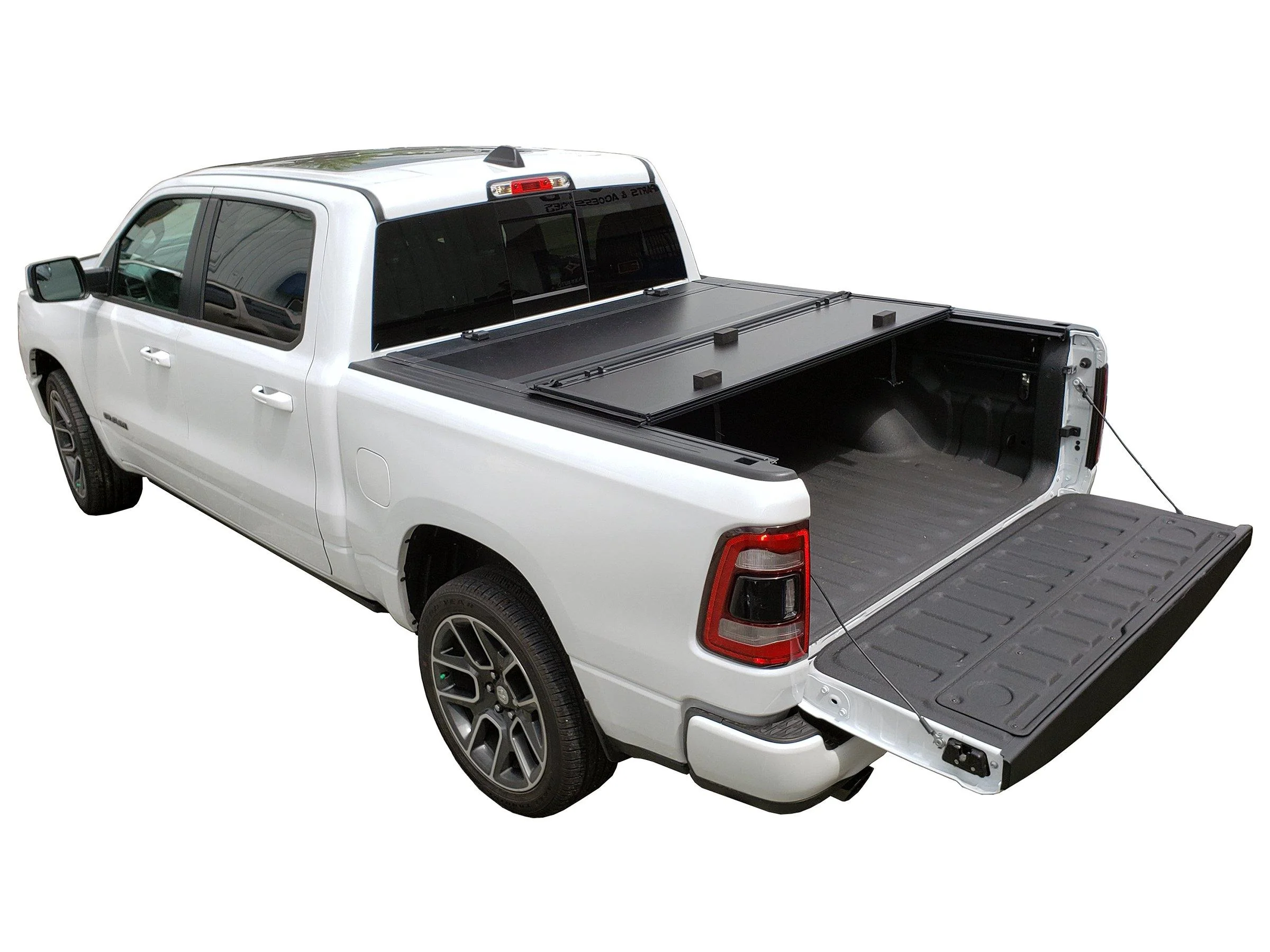 Low Profile Hard Tri-Fold for 2015-26 Ford F150 6.5' Bed - Image 2
